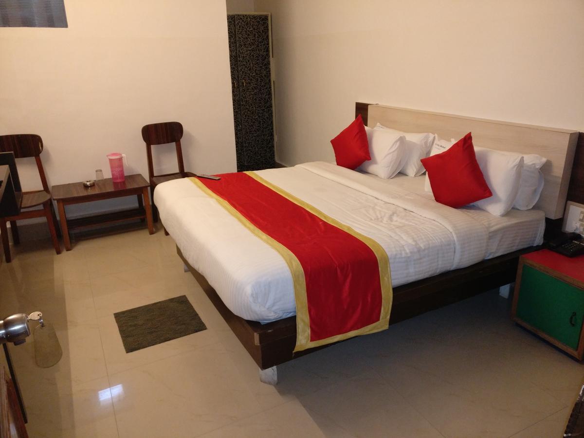 Chikmagalūr Hotel Raj Mahal מראה חיצוני תמונה