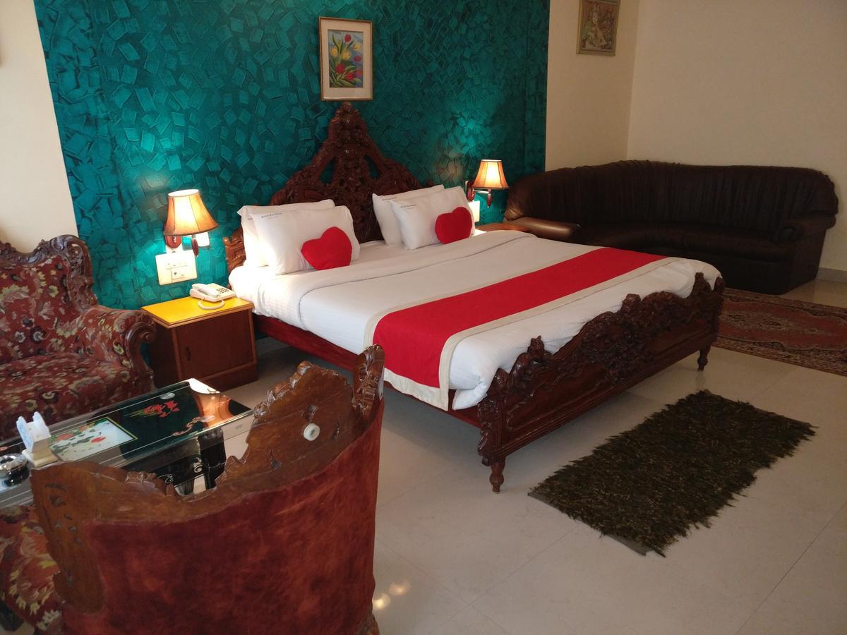 Chikmagalūr Hotel Raj Mahal מראה חיצוני תמונה